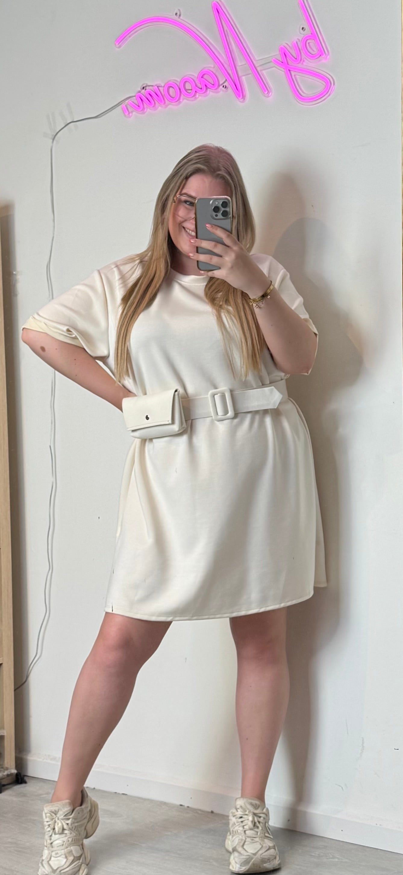 BELTED T-SHIRT DRESS (2 KLEUREN)
