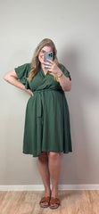 JOLIE RUFFLE DRESS T/M MAAT 48 (2 KLEUREN)