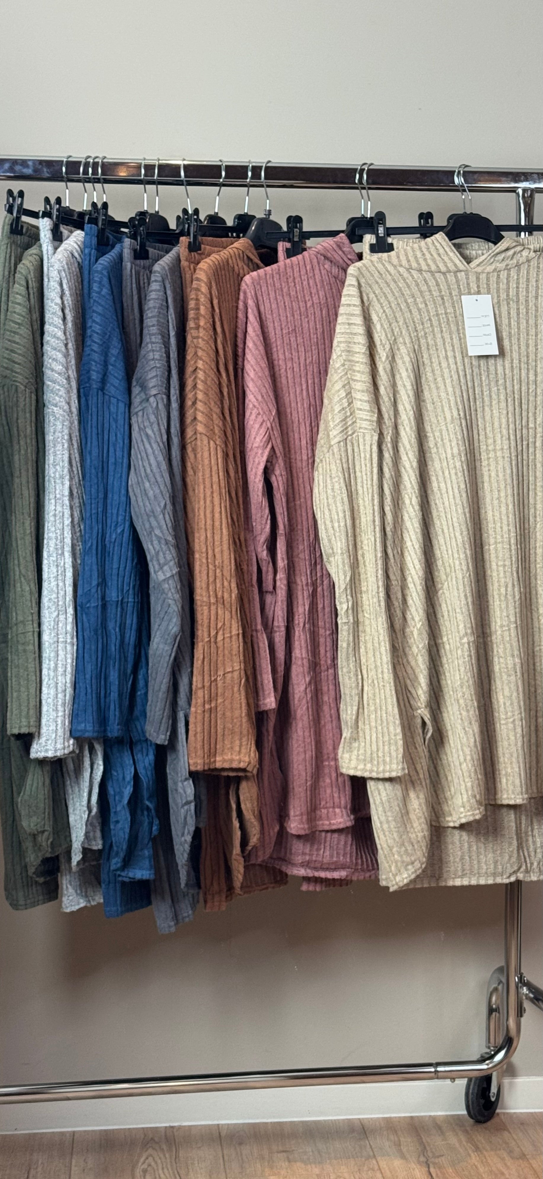 COMFY CAPUCHON RIB CO-ORD SET (T/M MAAT 48) - 8 KLEUREN