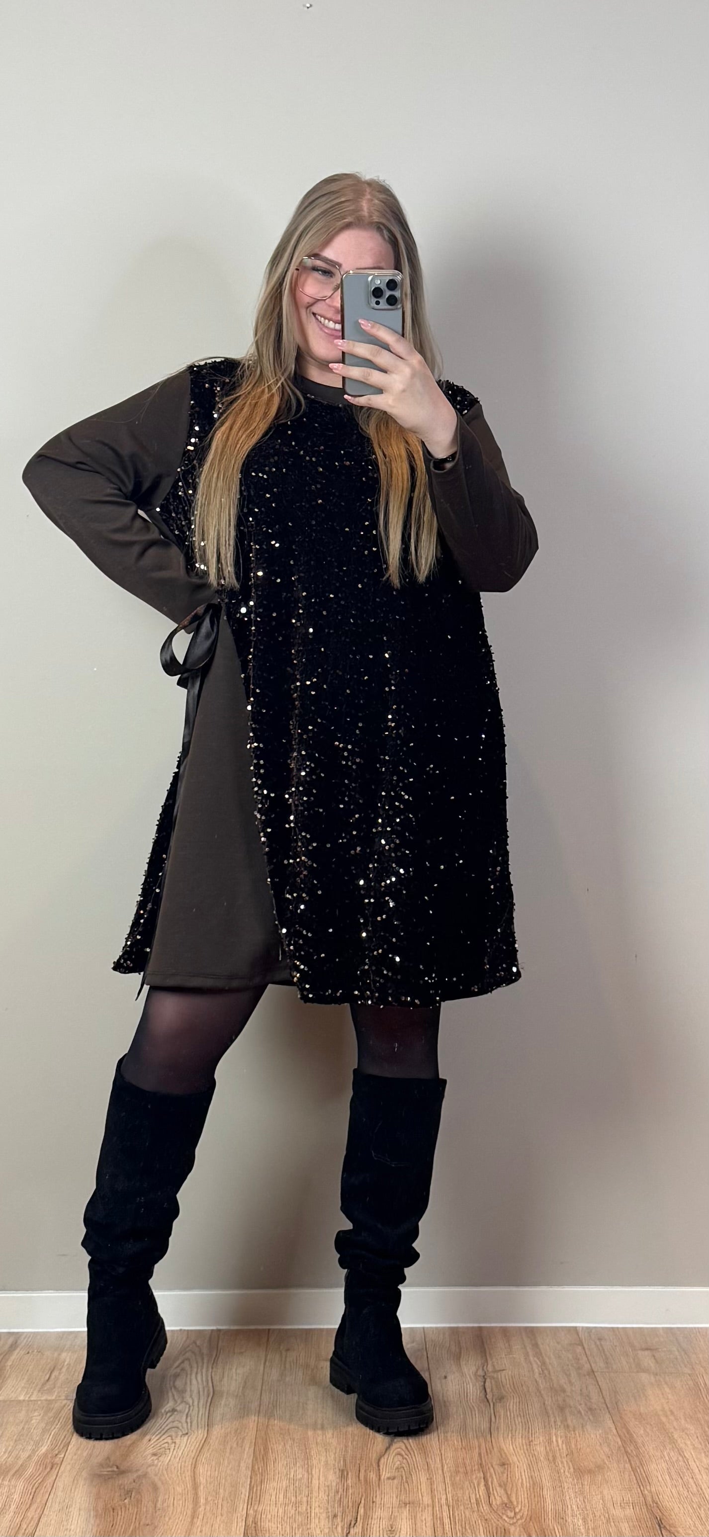 SPARKLE RIBBON SWEATERDRESS (T/M MAAT 52-54) - 2 KLEUREN