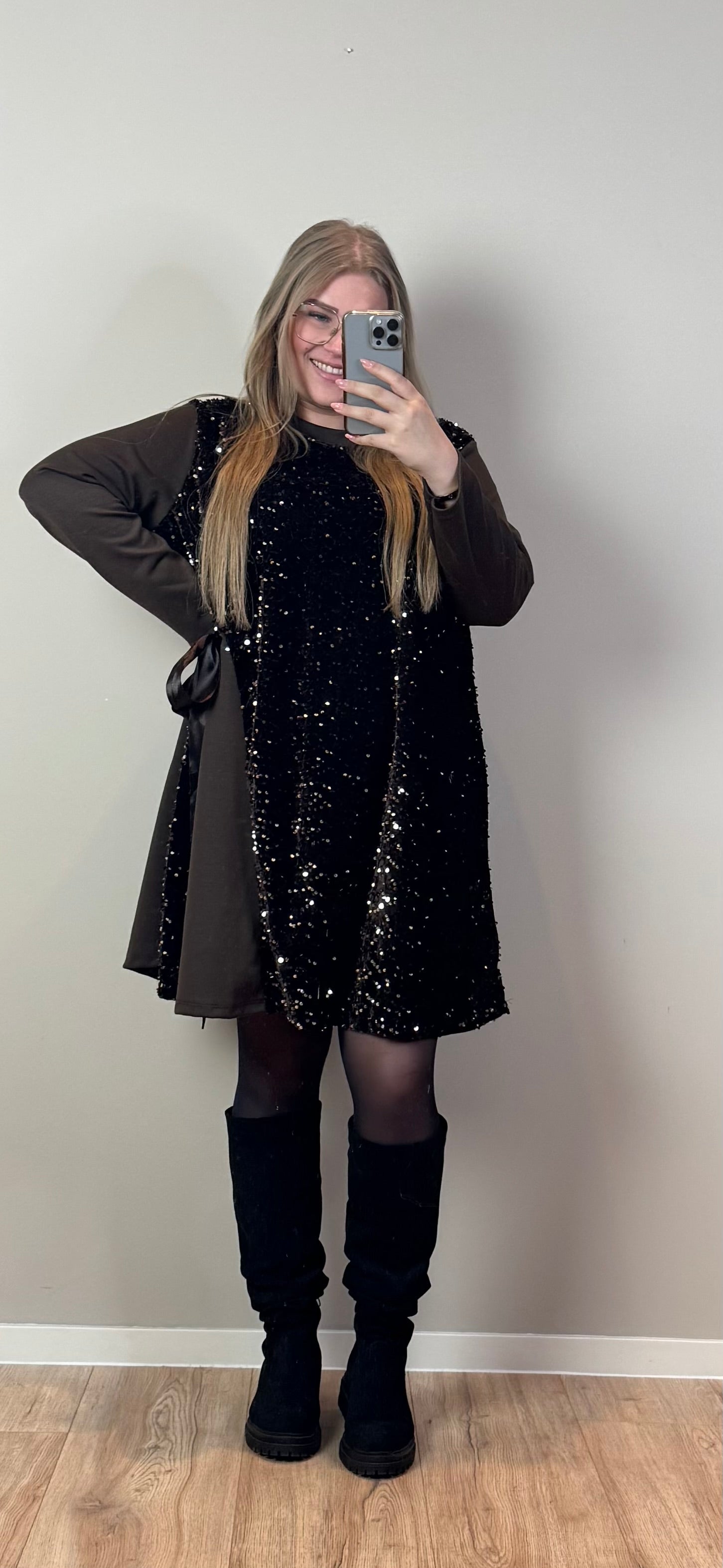 SPARKLE RIBBON SWEATERDRESS (T/M MAAT 52-54) - 2 KLEUREN