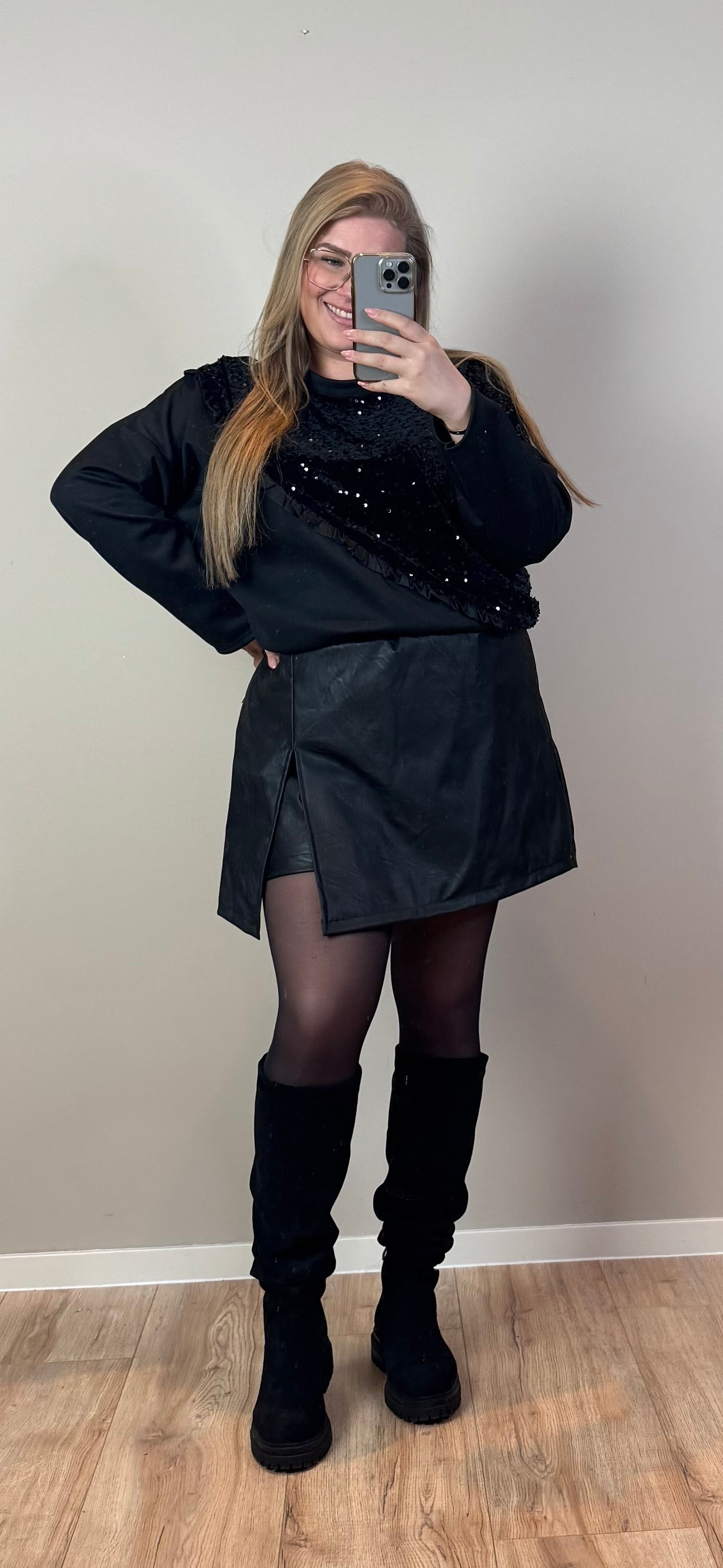 LEATHERLOOK SKORT (T/M MAAT 48-50)